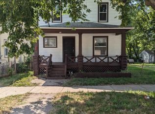 920 Woodlawn Ave, Rockford, IL 61103