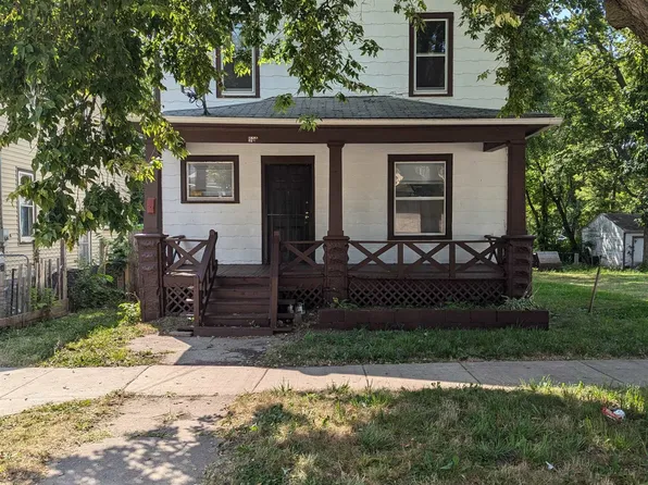 920 Woodlawn Ave, Rockford, IL 61103