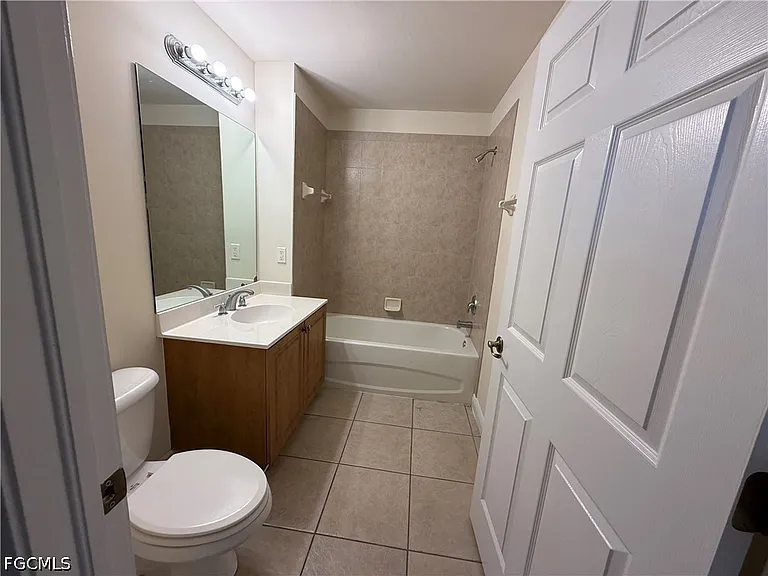 3957 Pomodoro Cir #301 — Photo 10