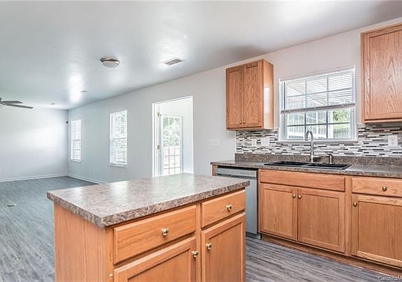 5th image of 4692 Hannah Dr