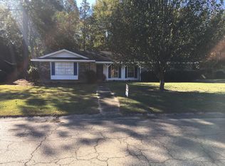 2302 Sunset Dr, Hattiesburg, MS 39402