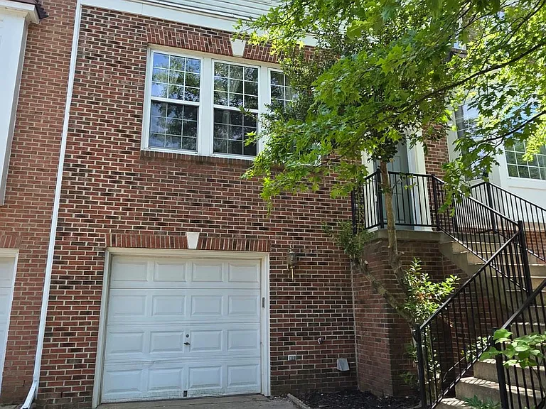 22486 Maison Carree Sq — Photo 1