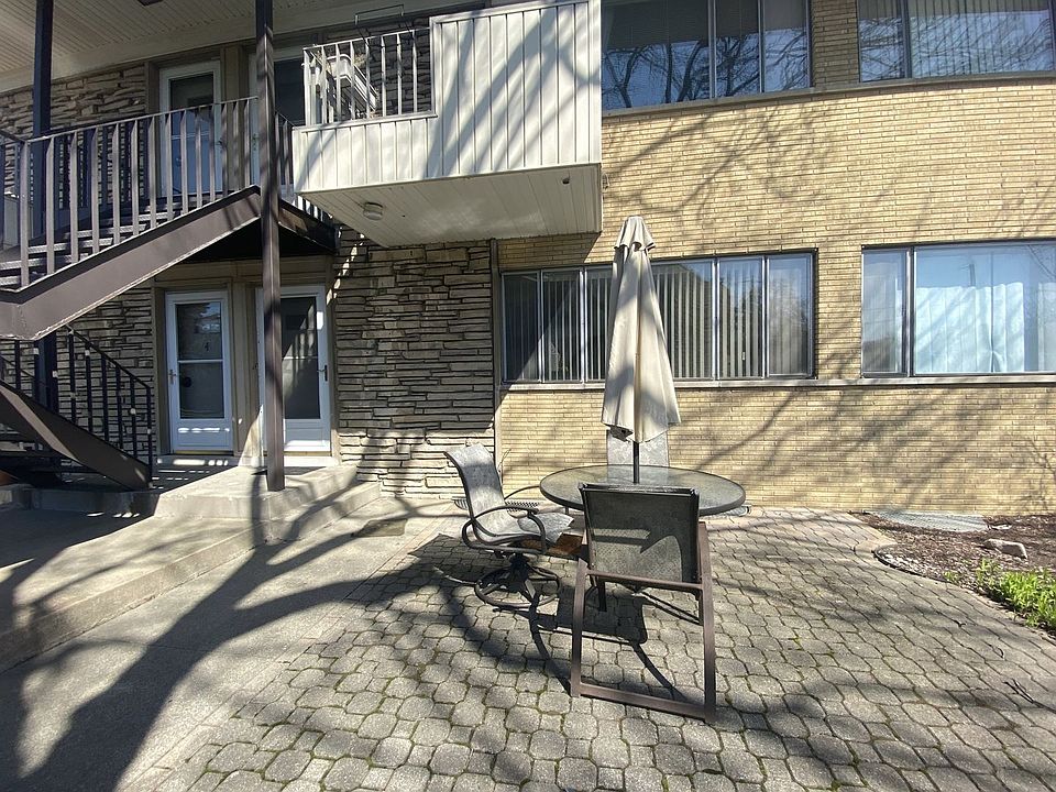 1st image of 2 Garden Dr APT 3