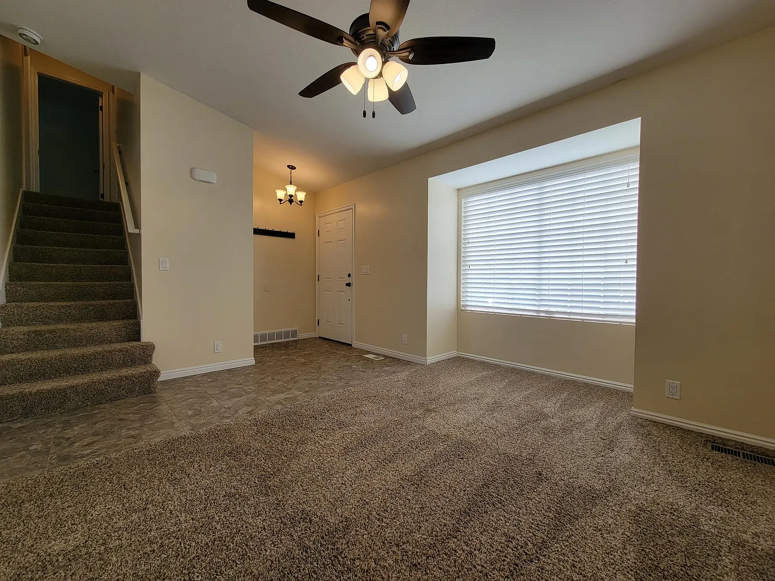 3 bed, 2.5 bath, 1802 sqft, $2,450 — Photo 4