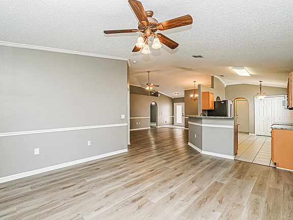 4th image of 12934 Lake Vista Dr