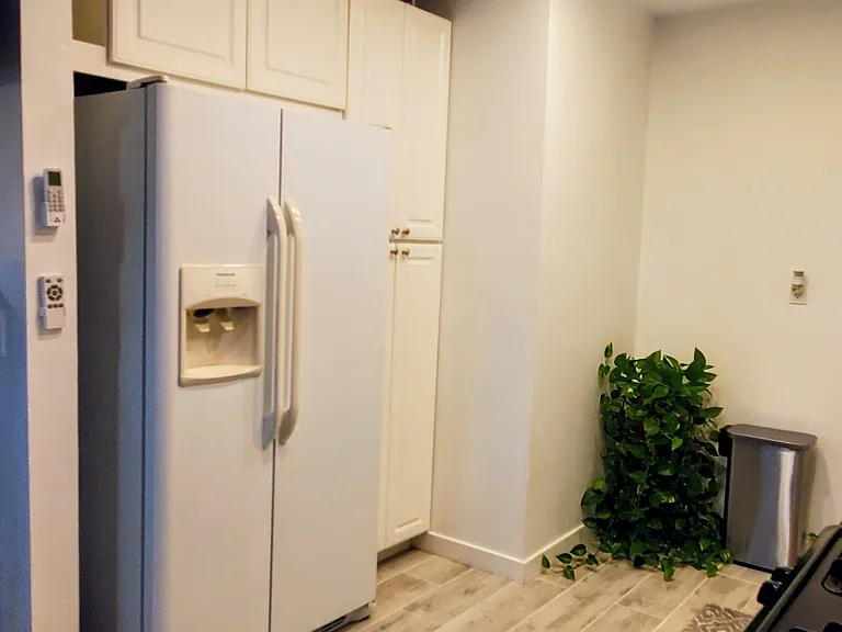 2144 Willow Ave — Photo 16