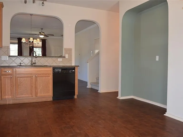 8312 Minnesota Ln — Photo 7