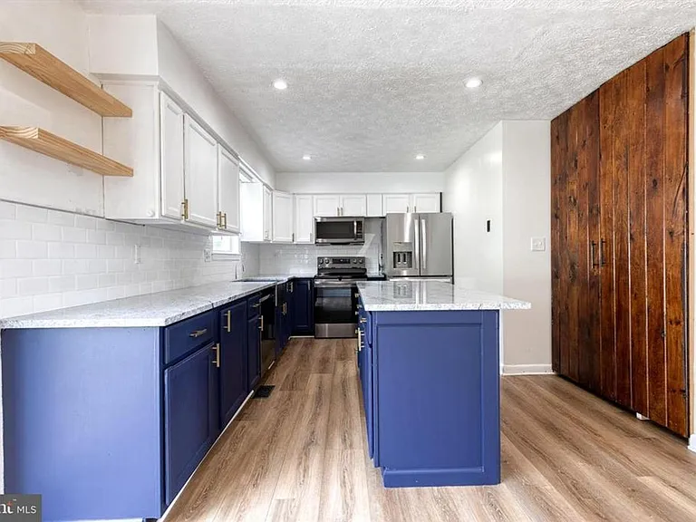 1577 Loring Ct — Photo 13