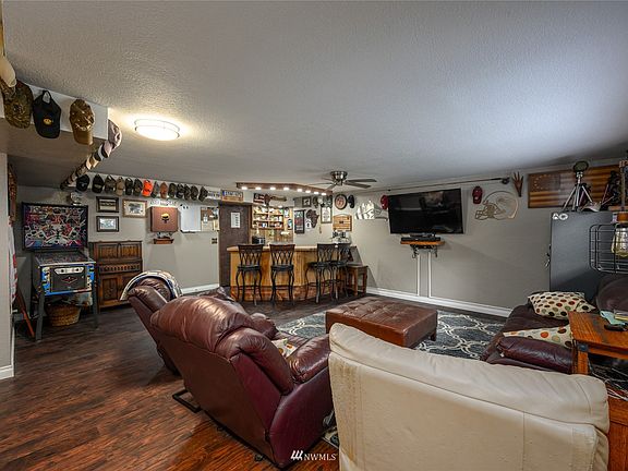 5th image of 16453 Country Club Dr