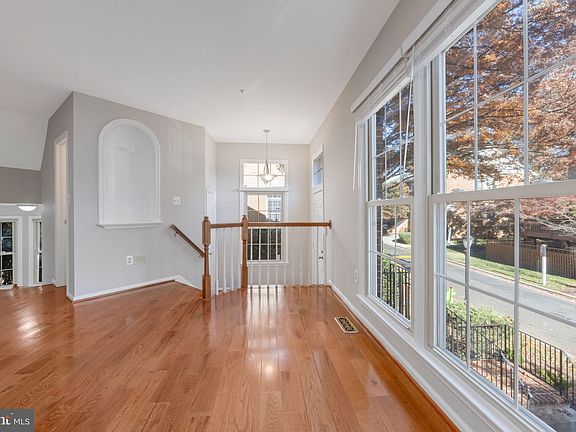 4th image of 11322 Hollowstone Dr
