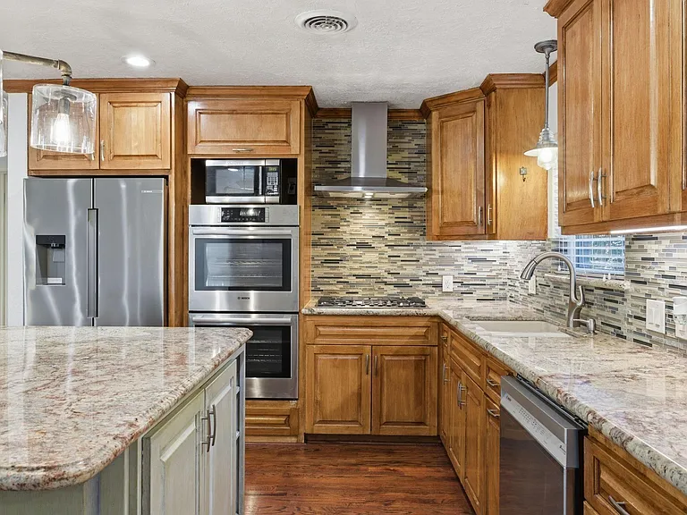 1320 Woodvine Dr — Photo 7