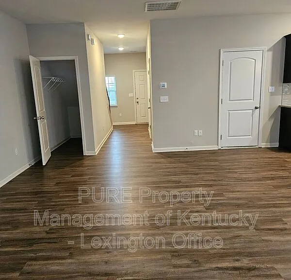 121 Forester Ct — Photo 7