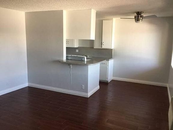 3rd image of 11234 Emelita St APT 7