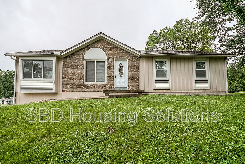1st image of 151 S Forest Ave