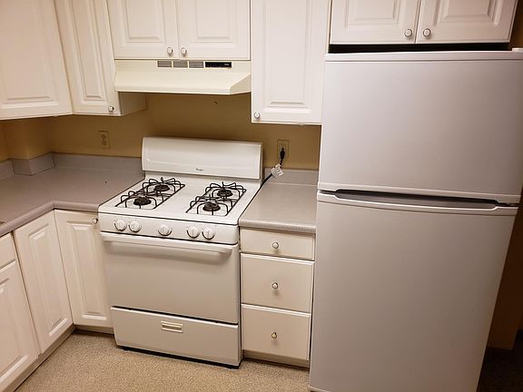 4th image of 103 Cedar Ave APT 52