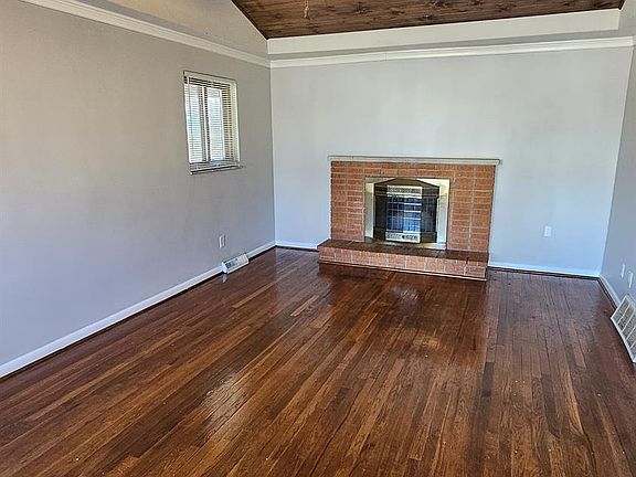 3rd image of 3333 Harry Lee Ln