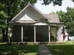 1826 SW Fillmore St, Topeka, KS 66604