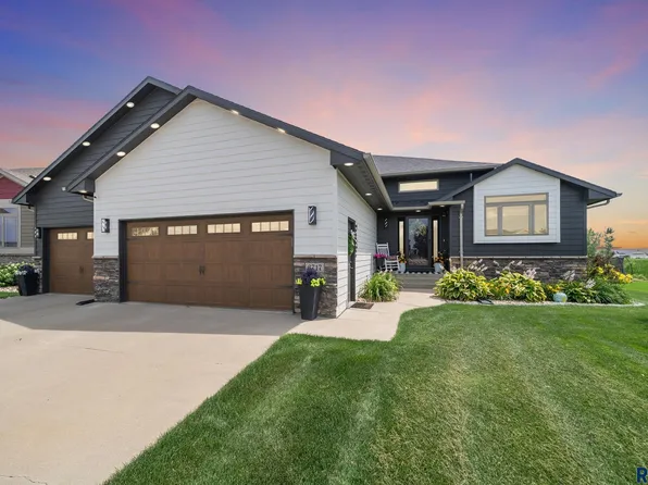 6717 E Dugout Ln, Sioux Falls, SD 57110