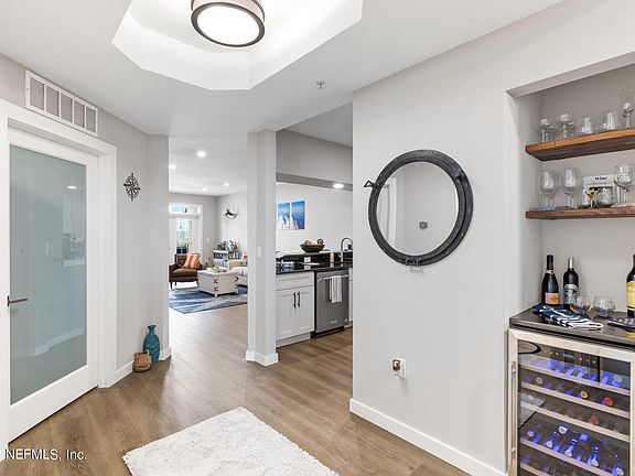 3rd image of 225 Atlantis Cir Unit 205