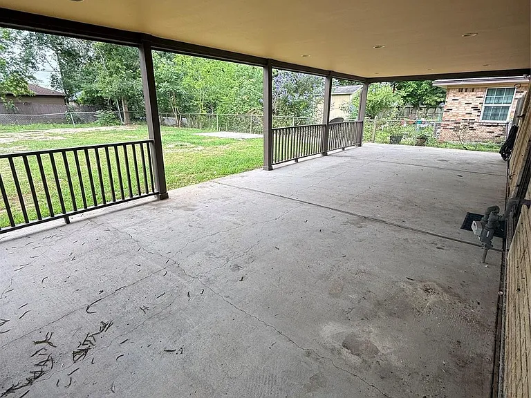 812 Avenue M — Photo 7