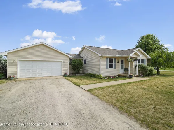 2884 Mystic Hills Dr, Adrian, MI 49221