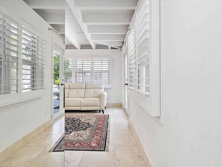 411 Poinciana Dr — Photo 22