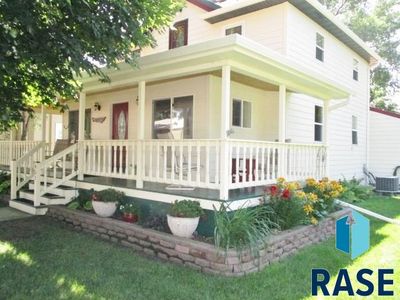 451 N 5th Ave, Canistota, SD, 57012