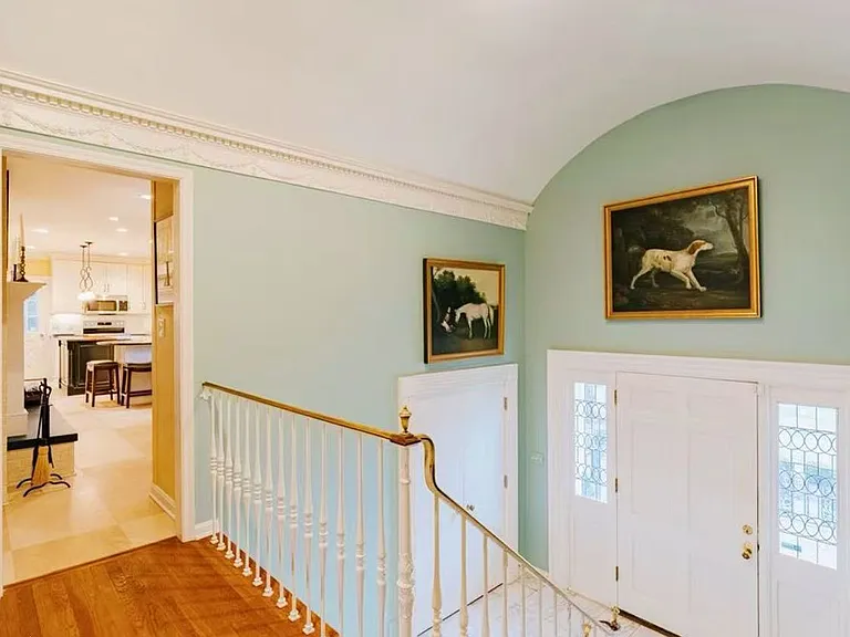 305 Hampshire Rd — Photo 17