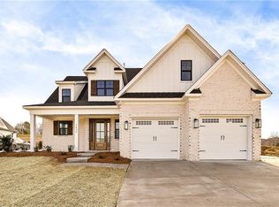 7634 Monty Dr, Oak Ridge, NC 27284