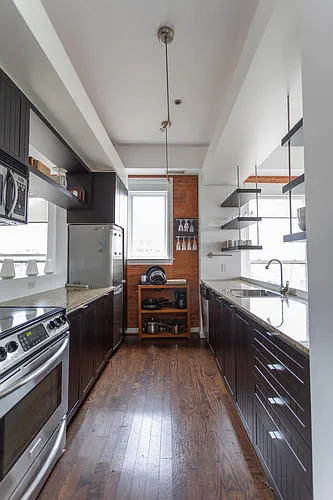 915 King Photo 1