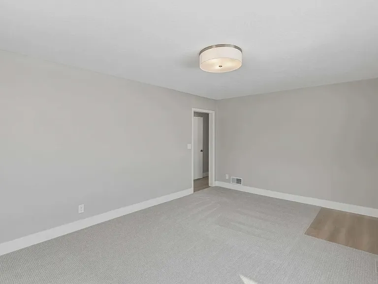 403 Highlight Dr — Photo 8