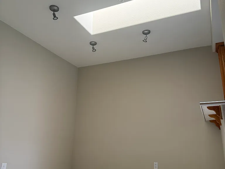Nook with skylight