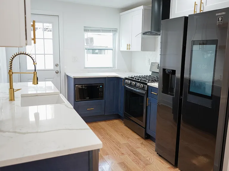 Fingerprint resistant Samsung Wifi enabled smart fridge