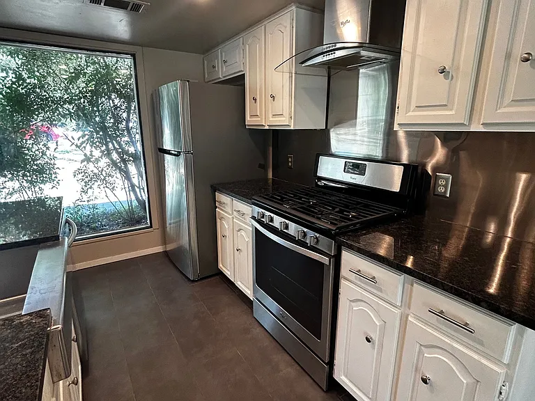 3901 Knollwood Dr — Photo 8