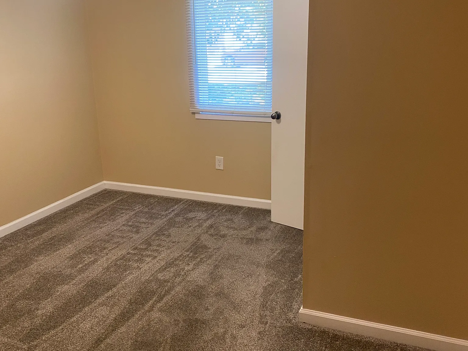 1 bed, 544 sqft, $975 — Photo 3