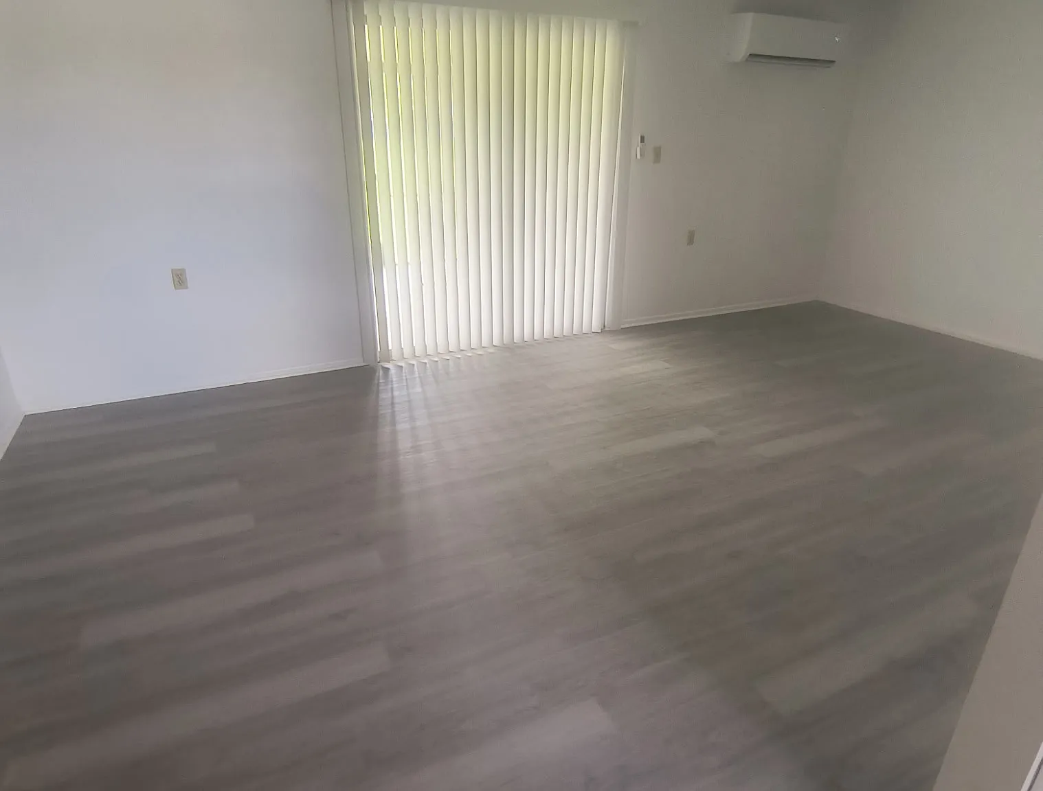 Studio, 950 sqft, $1,150 — Photo 4