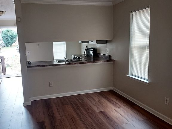 3rd image of 6418 Bedford Ln #6418