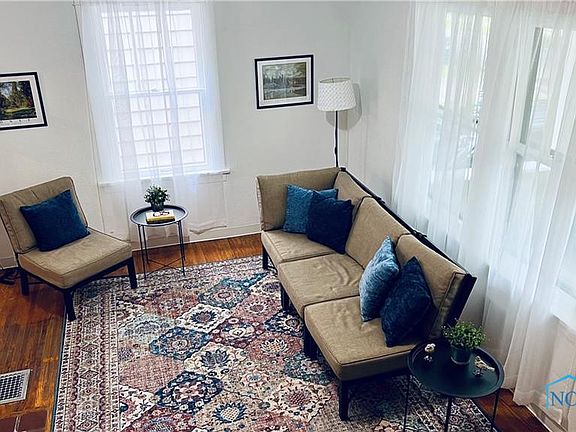4th image of 3601 Watson Ave
