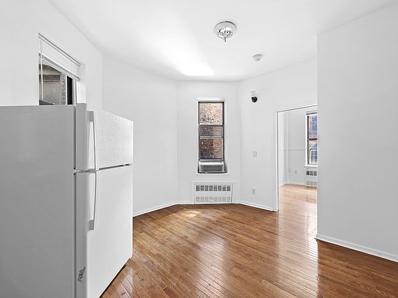 4th image of 10 W 107th St APT 2C