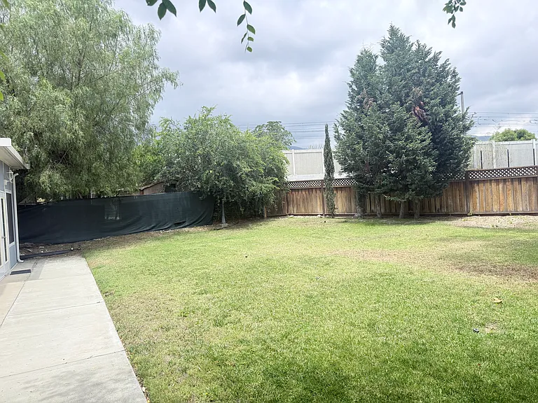 1410 Encino Ave — Photo 6