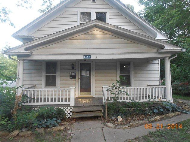 1st image of 824 Fuller Ave