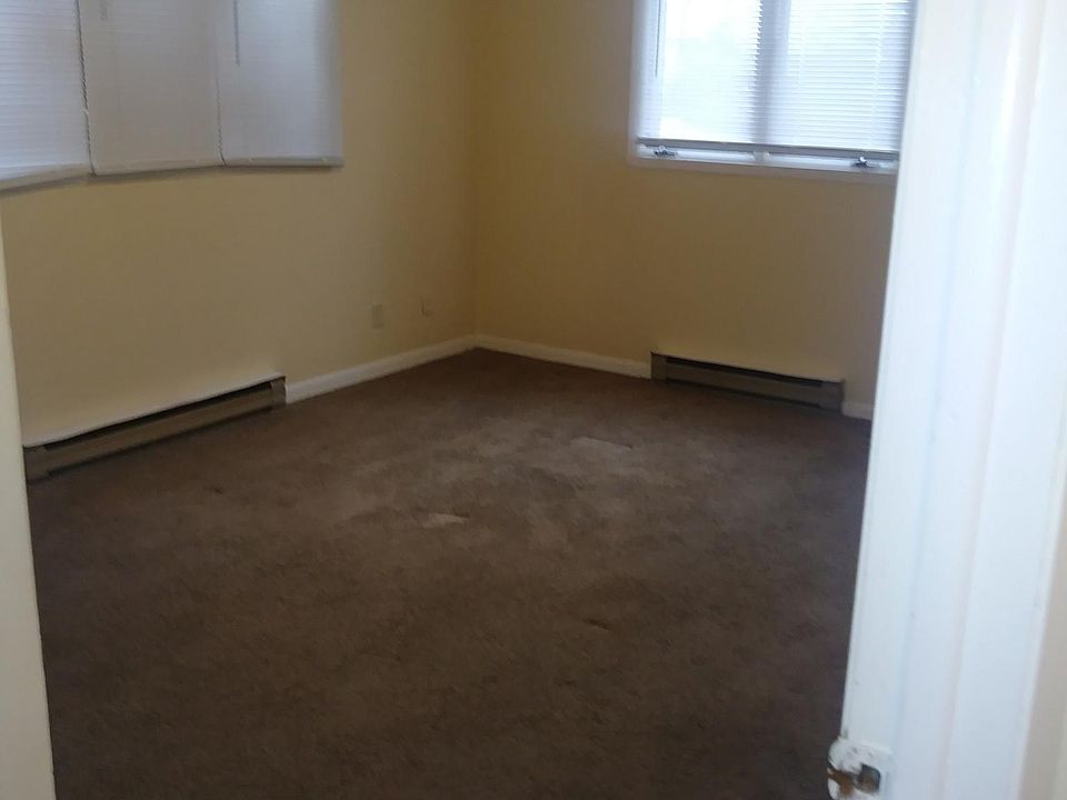1st image of 4973 Hampshire Close