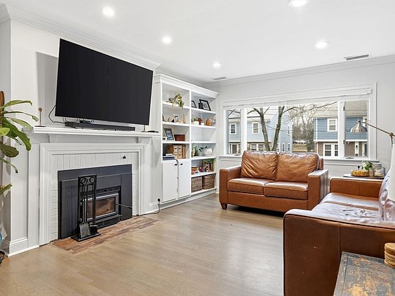 4th image of 25 Clearwater Rd