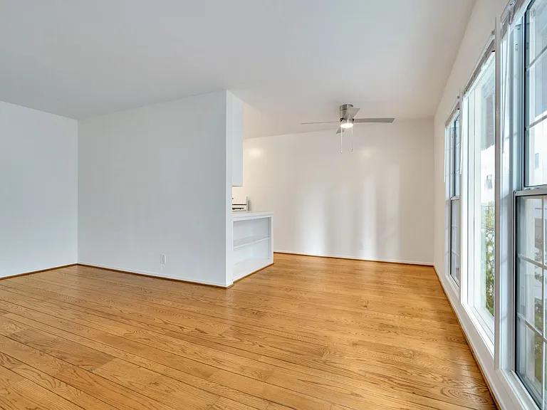 218 S Gale Dr — Photo 14