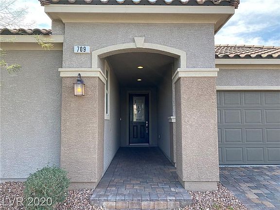 3rd image of 709 Silver Pearl St