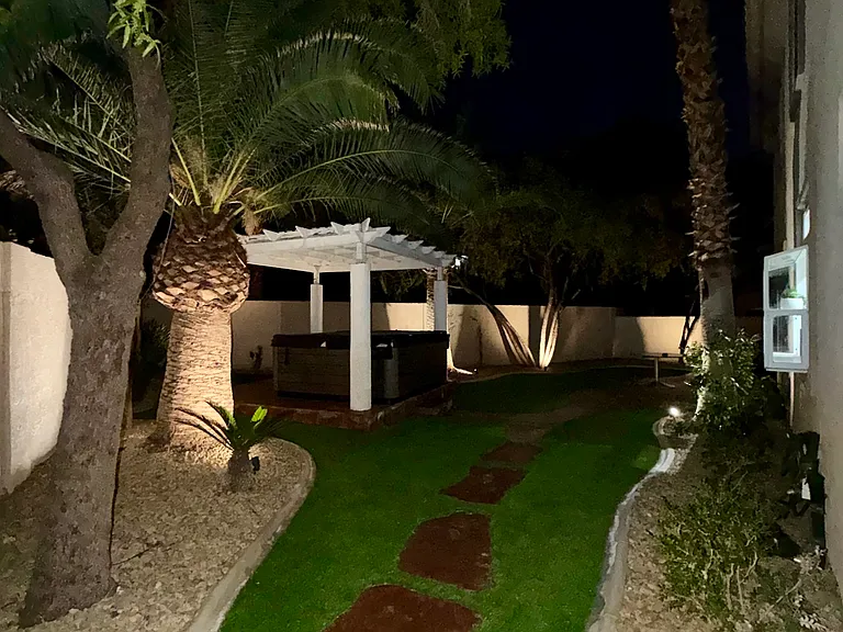 8922 Rio Verde Ave — Photo 95