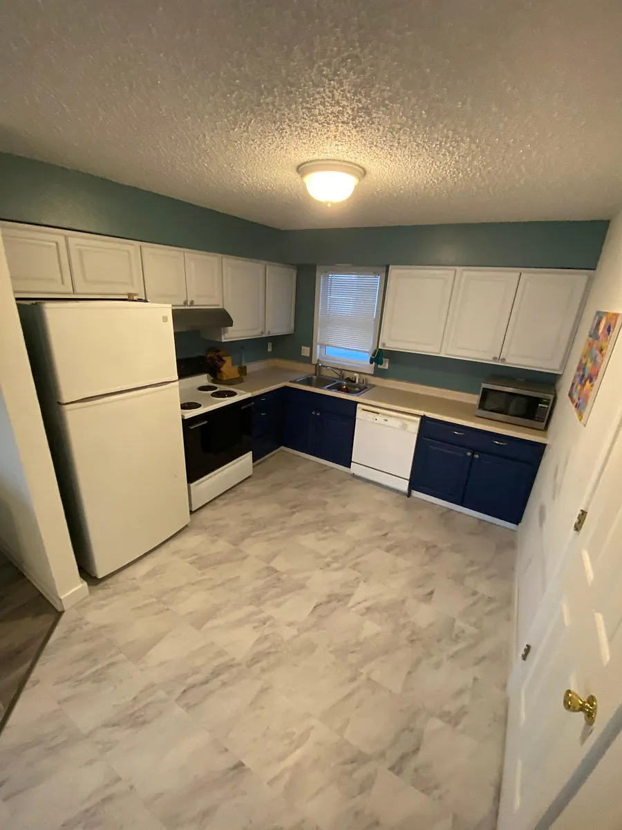 Building Photo - 825 N Klevin St #3