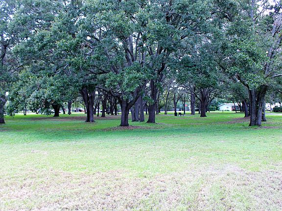 3rd image of 2025 Charter Oaks Dr