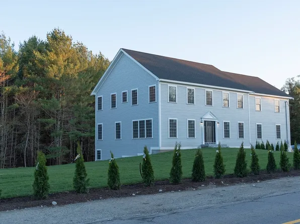 28 Marion Rd, Rochester, MA 02770