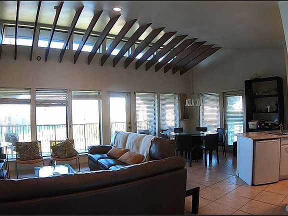 3rd image of 1000 Padre Blvd